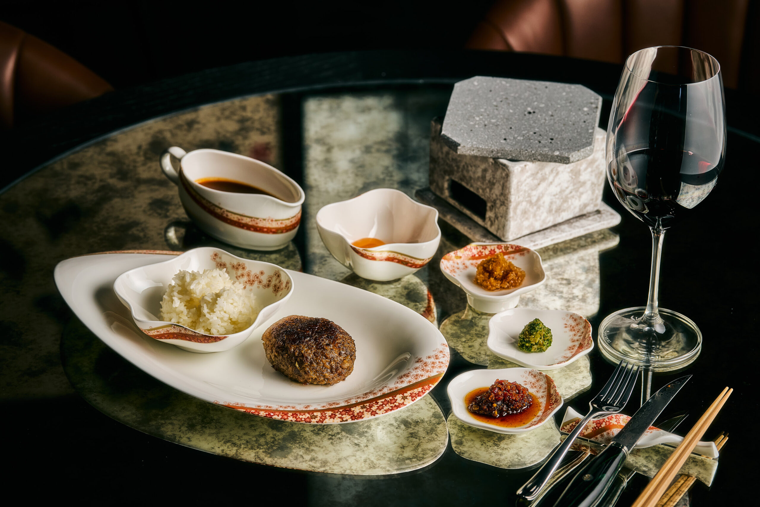 Fairmont-Tokyo-DRIFTWOOD-Signature-Dish-Hamburg