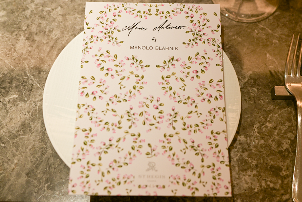 マリー・アントワネット by マノロ ブラニク アフタヌーンティー