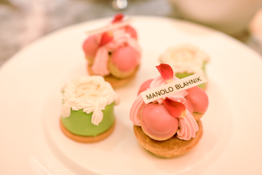 マリー・アントワネット by マノロ ブラニク アフタヌーンティー