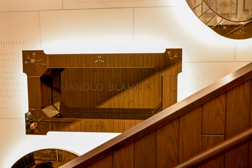 マリー・アントワネット by マノロ ブラニク アフタヌーンティー