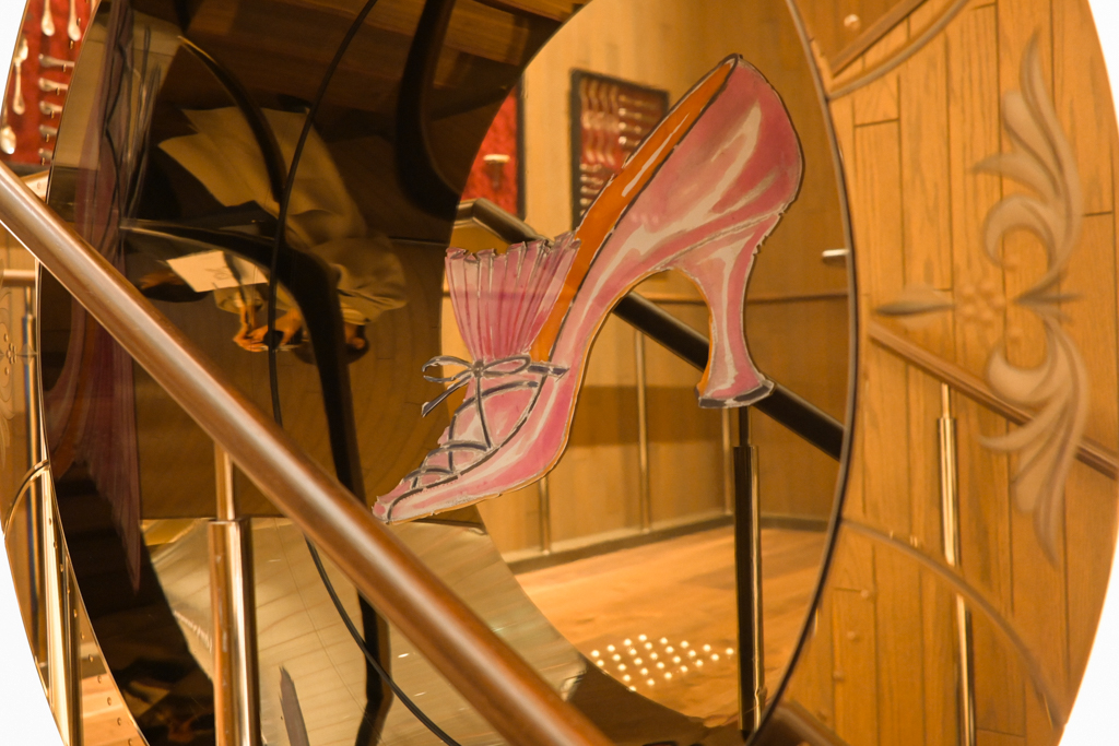 マリー・アントワネット by マノロ ブラニク アフタヌーンティー