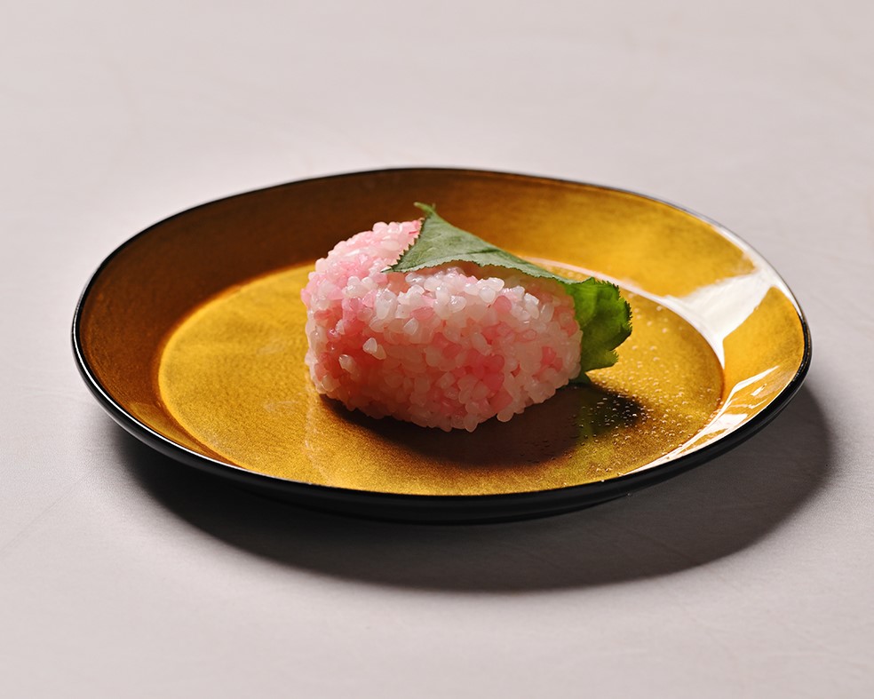 「ザ・プリンス 京都宝ヶ池」和のアフタヌーンティーセット「Art of Plate～香風駘蕩（かふうたいとう）～」桜餅