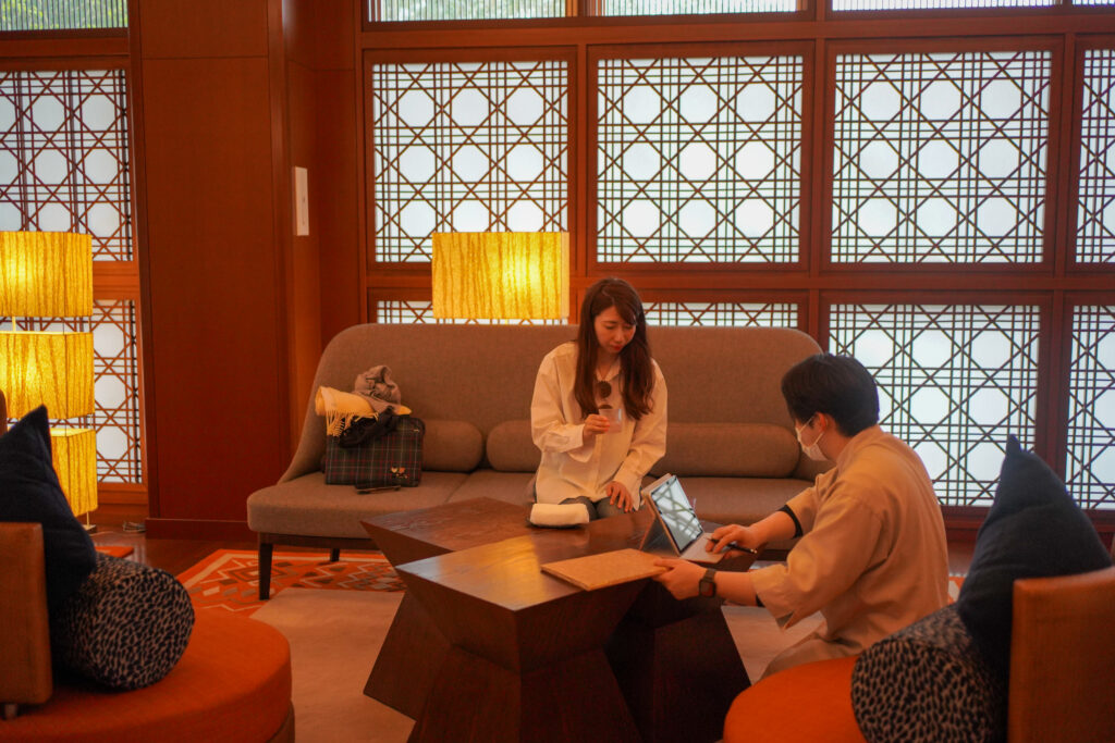 鴨川温泉 別邸 ラ・松廬 La・Shoro　専用チェックインラウンジ