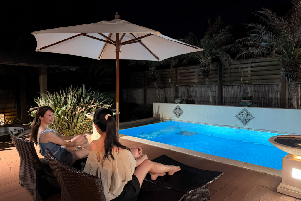 「ラ・松廬」花　プールサイド