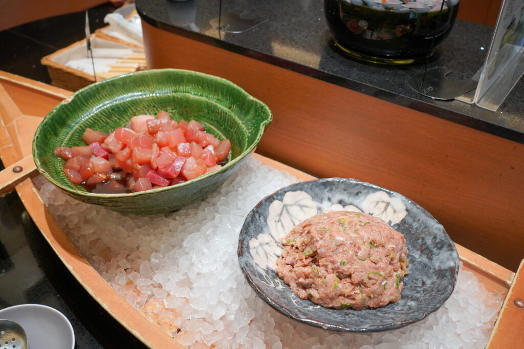 鴨川館　朝食　海鮮丼など