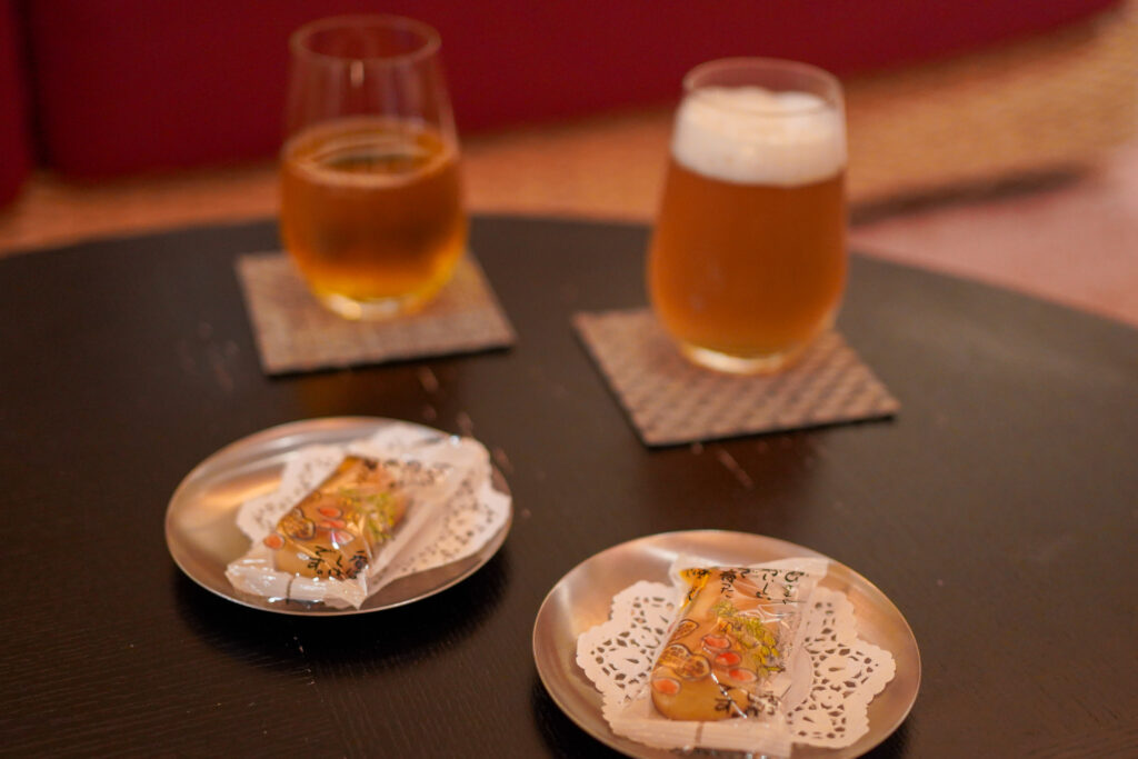 「別邸 ラ・松廬」　花　ウェルカムスイーツやドリンク