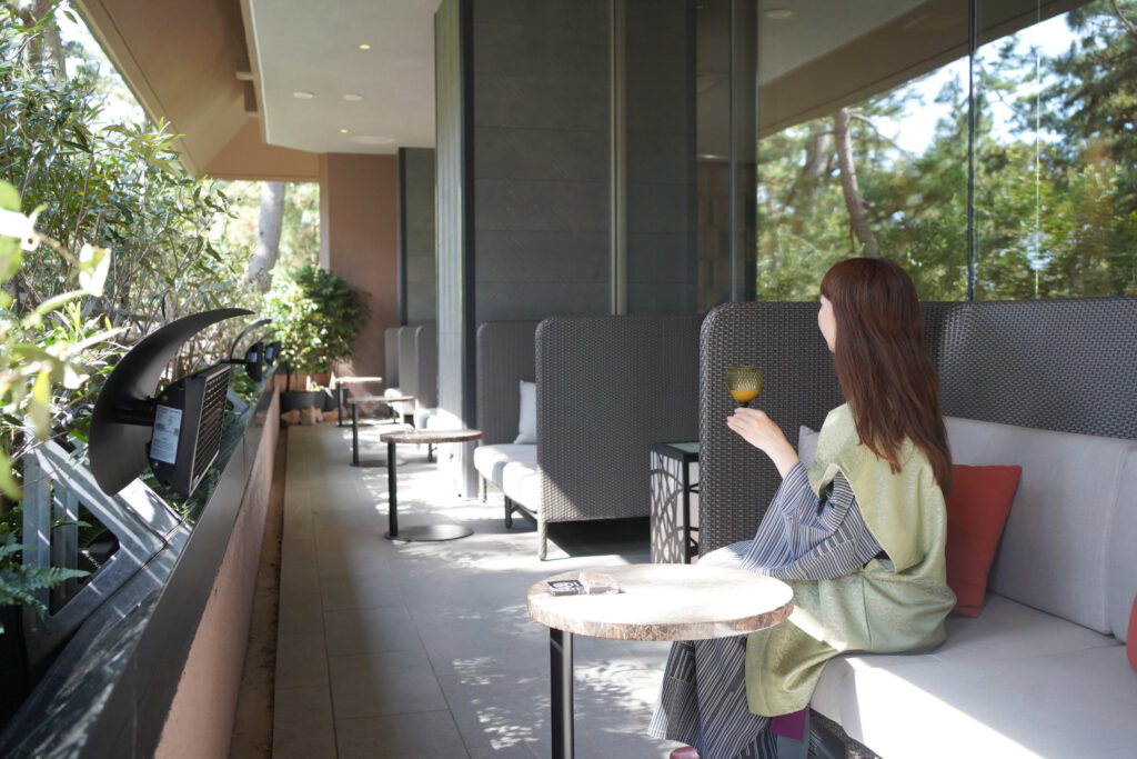 鴨川館　風光　テラス