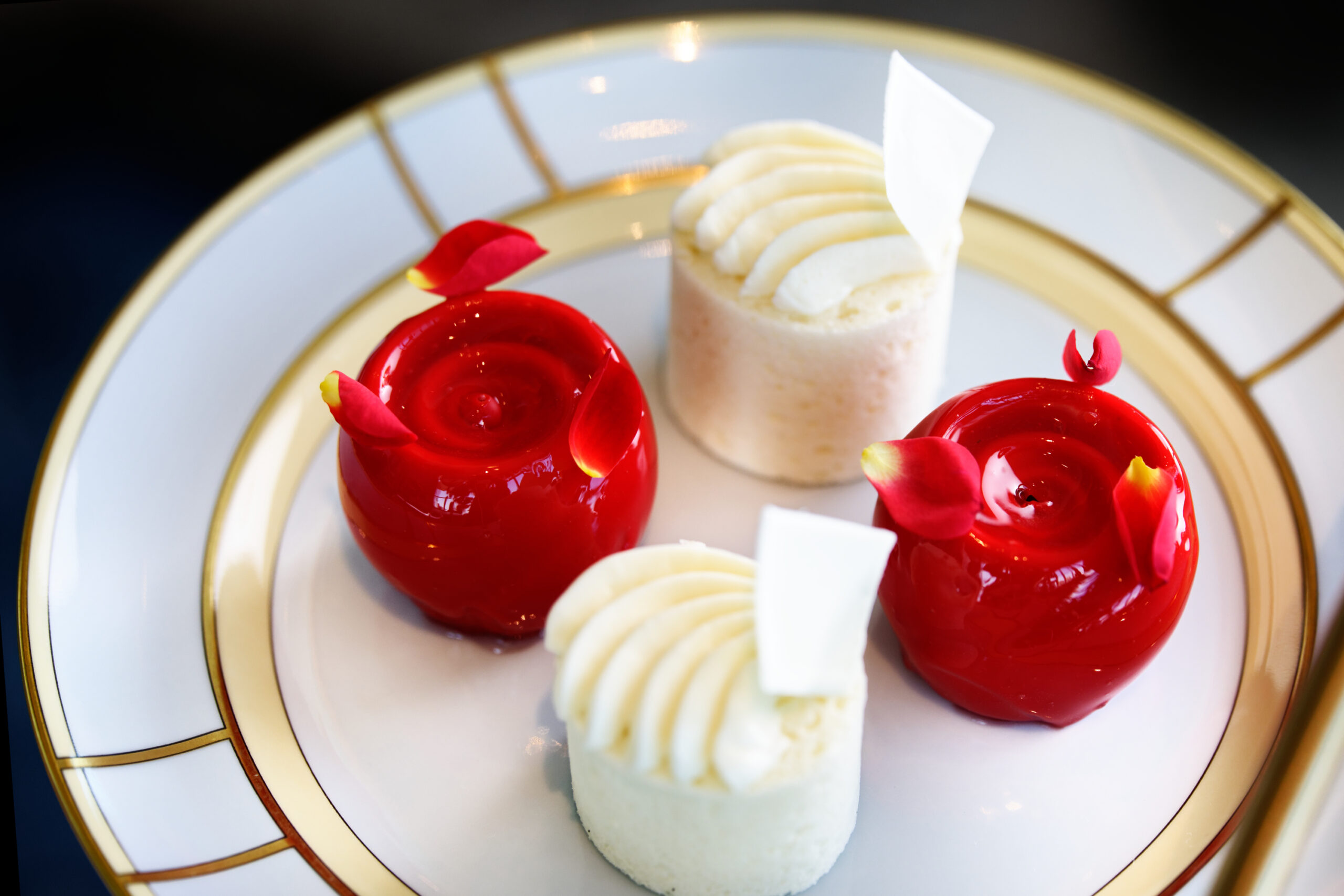 ウォルドーフ・アストリア大阪 アフタヌーンティー スイーツ