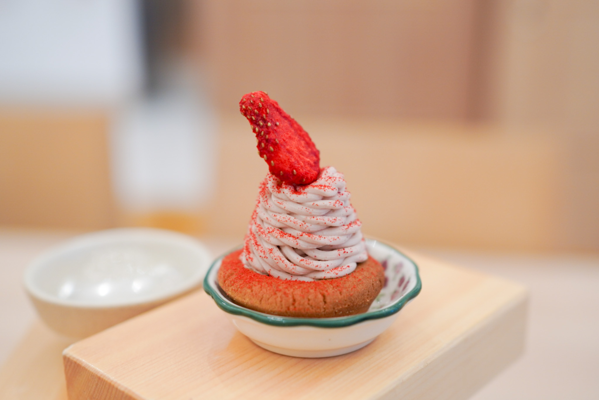 苺と白あんのモンブラン