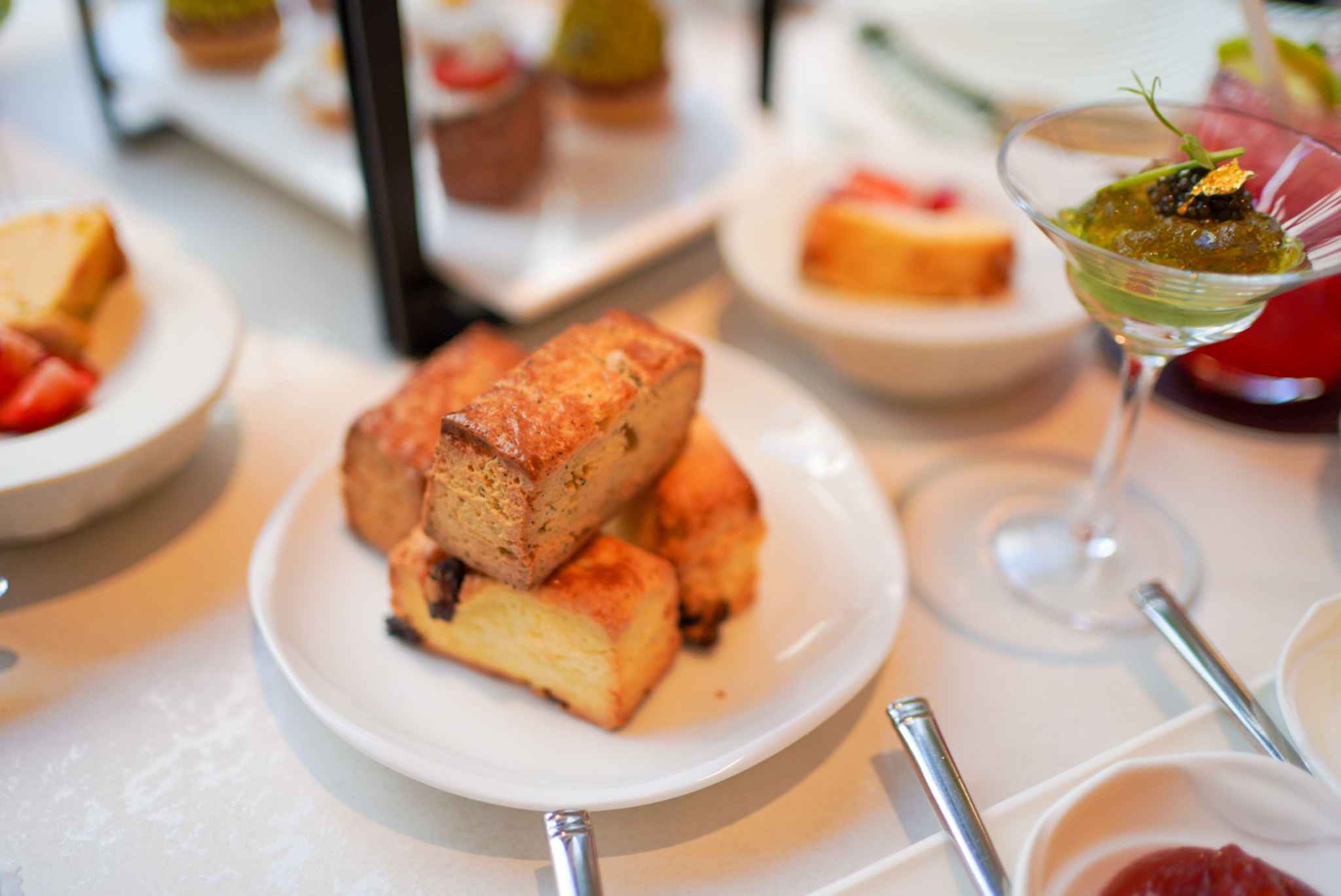 フォーシーズンズホテル大阪ストロベリーアフタヌーンティー