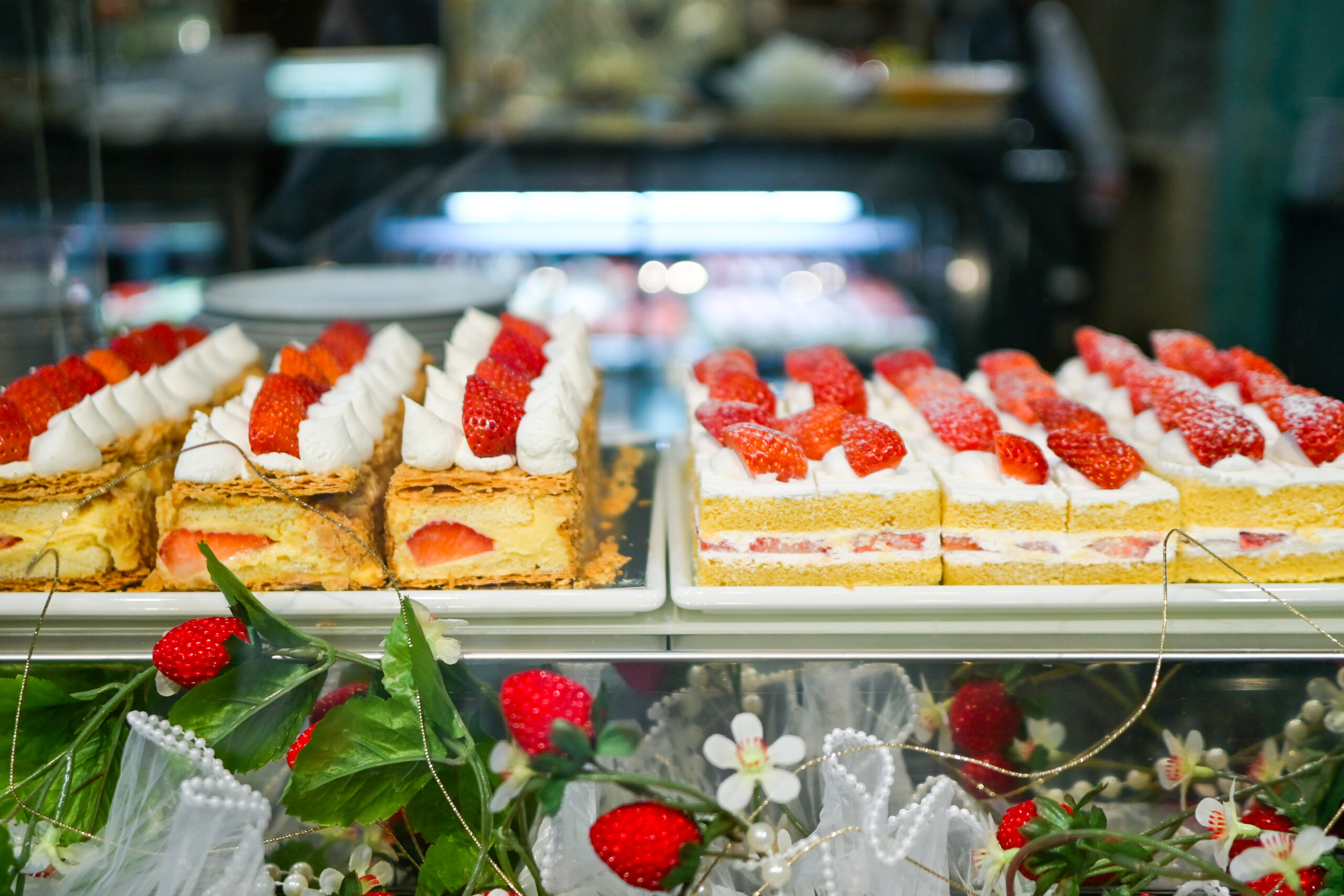 ホテルニューオータニ大阪 さつきラウンジ いちごビュッフェ ジュエリー 新スーパーあまおうショートケーキといちごのナポレオンパイ