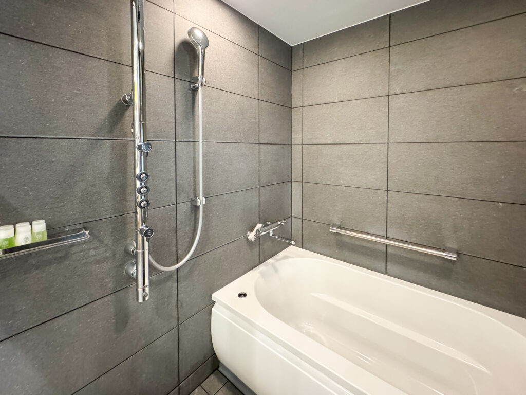 広く使いやすいバスルーム