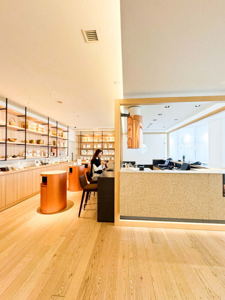 ティーカウンター全景