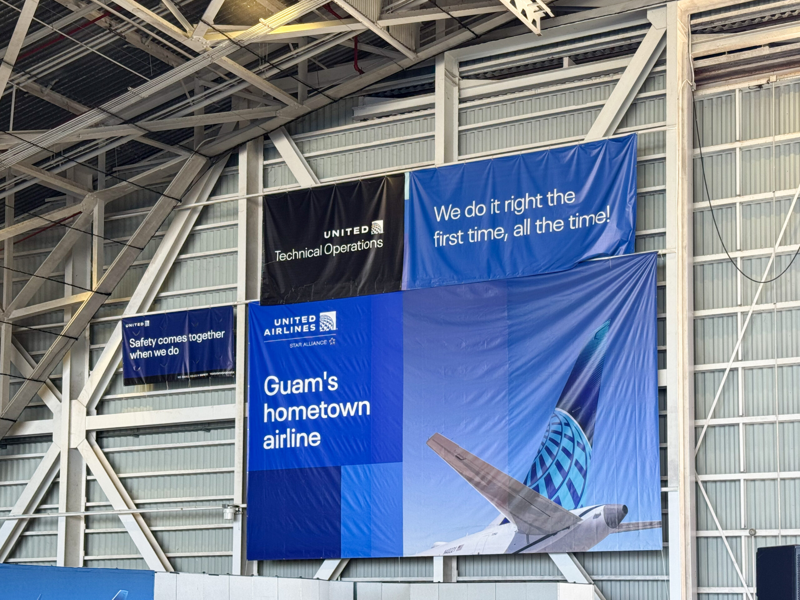 ハンガーでのユナイテッド航空、新機材ローンチイベントの様子2