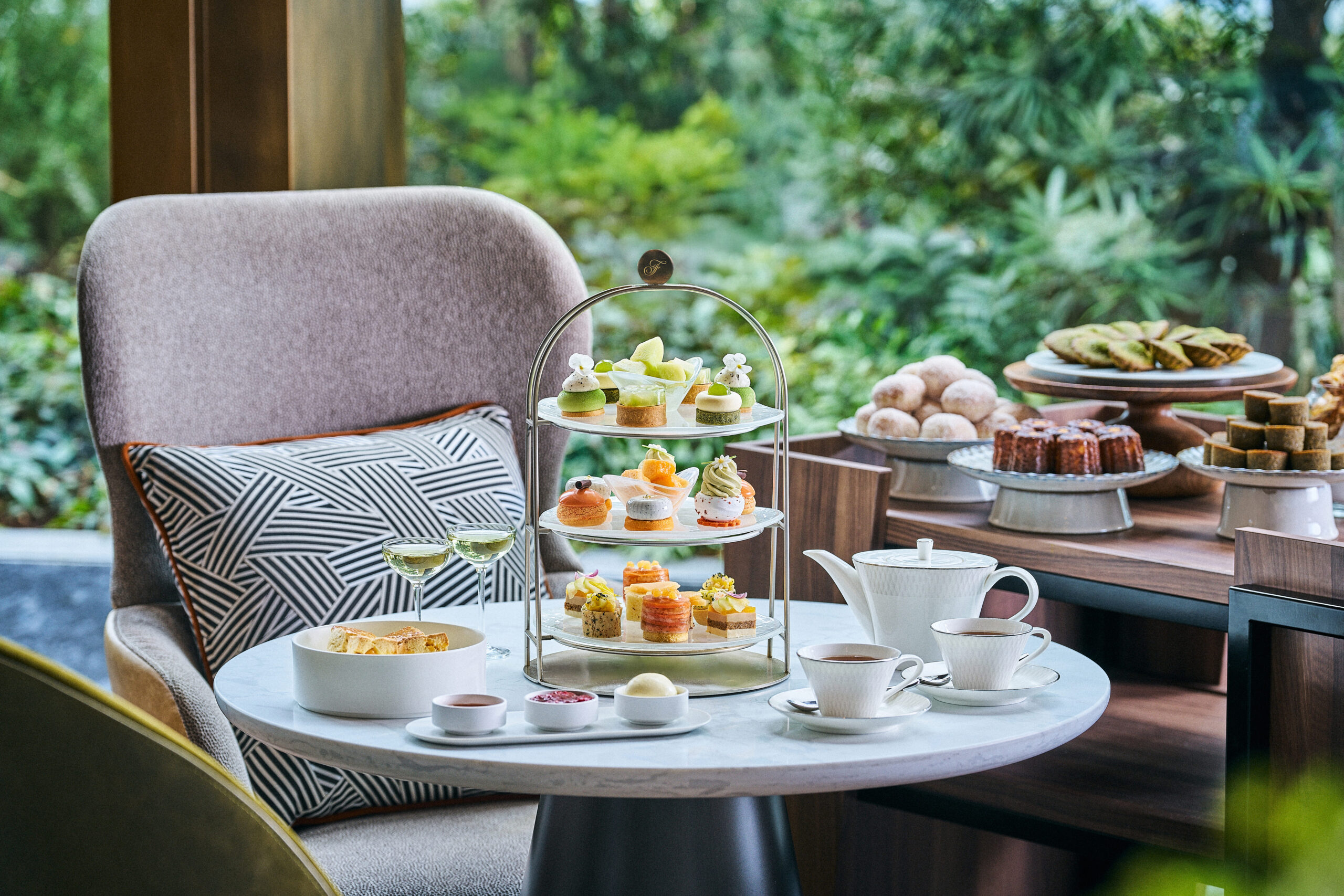 フェアモント東京 メロンと日本茶のフレンチアフタヌーンティー