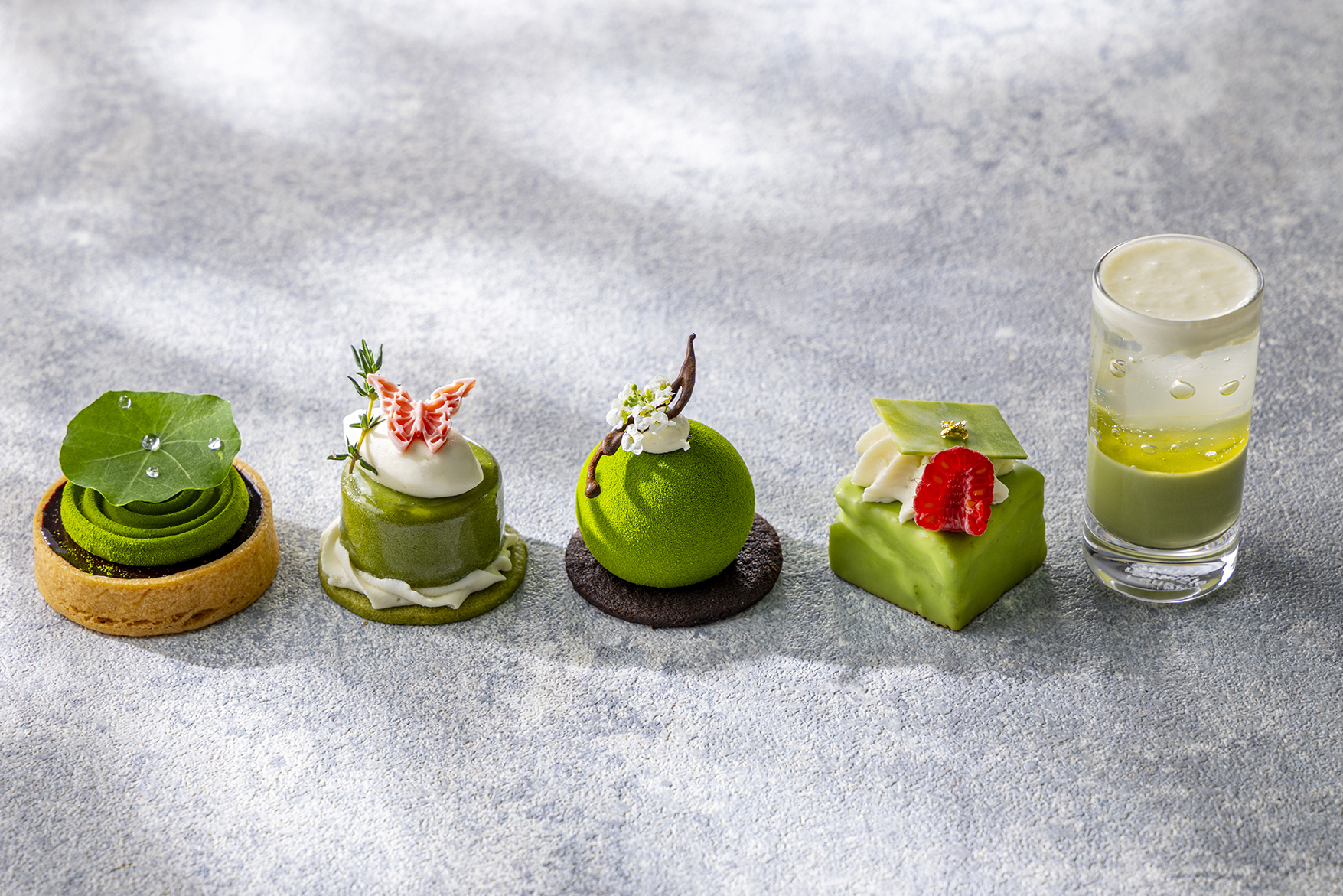 「コンラッド東京 」抹茶と香りのアフタヌーンティー “ボタニカルガーデン”
5種のスイーツ