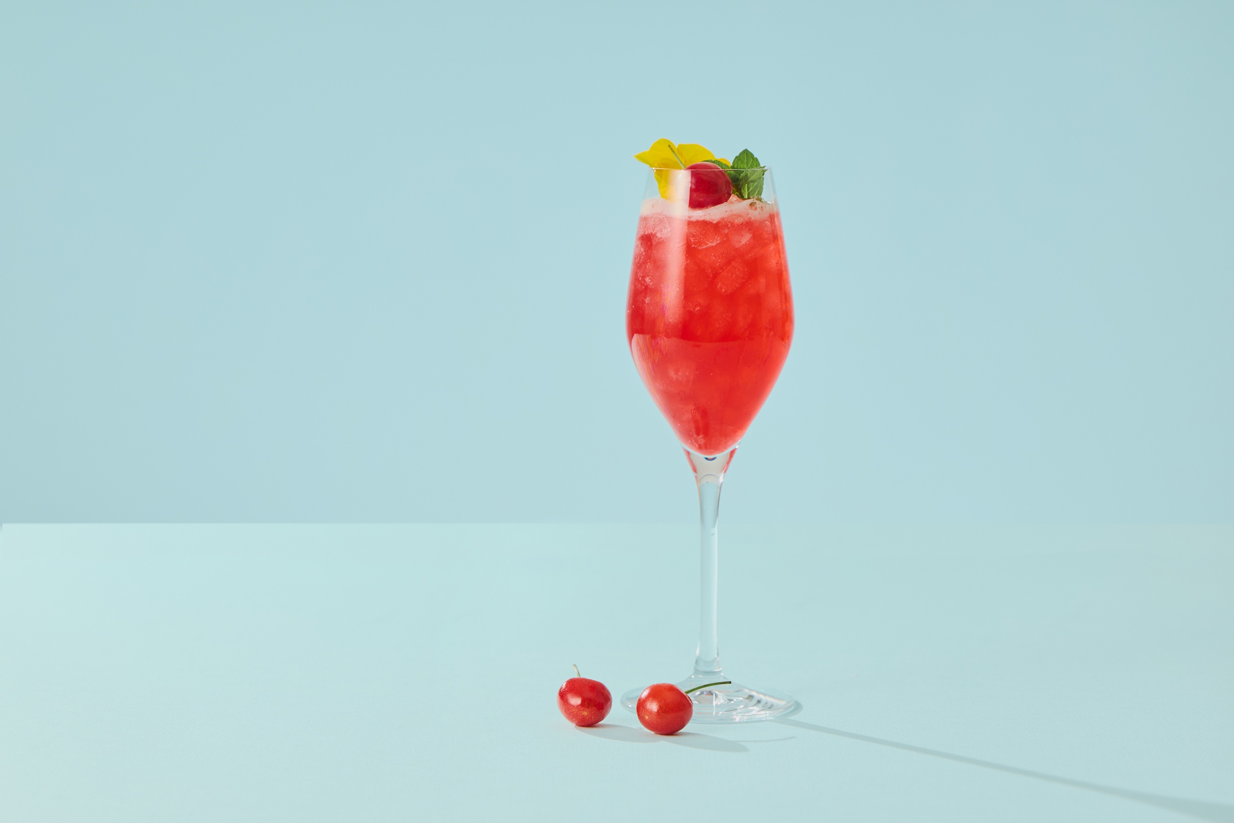 「大阪ステーションホテル」Afternoon Tea “VOYAGE” La saison des cerises ウェルカムモクテル