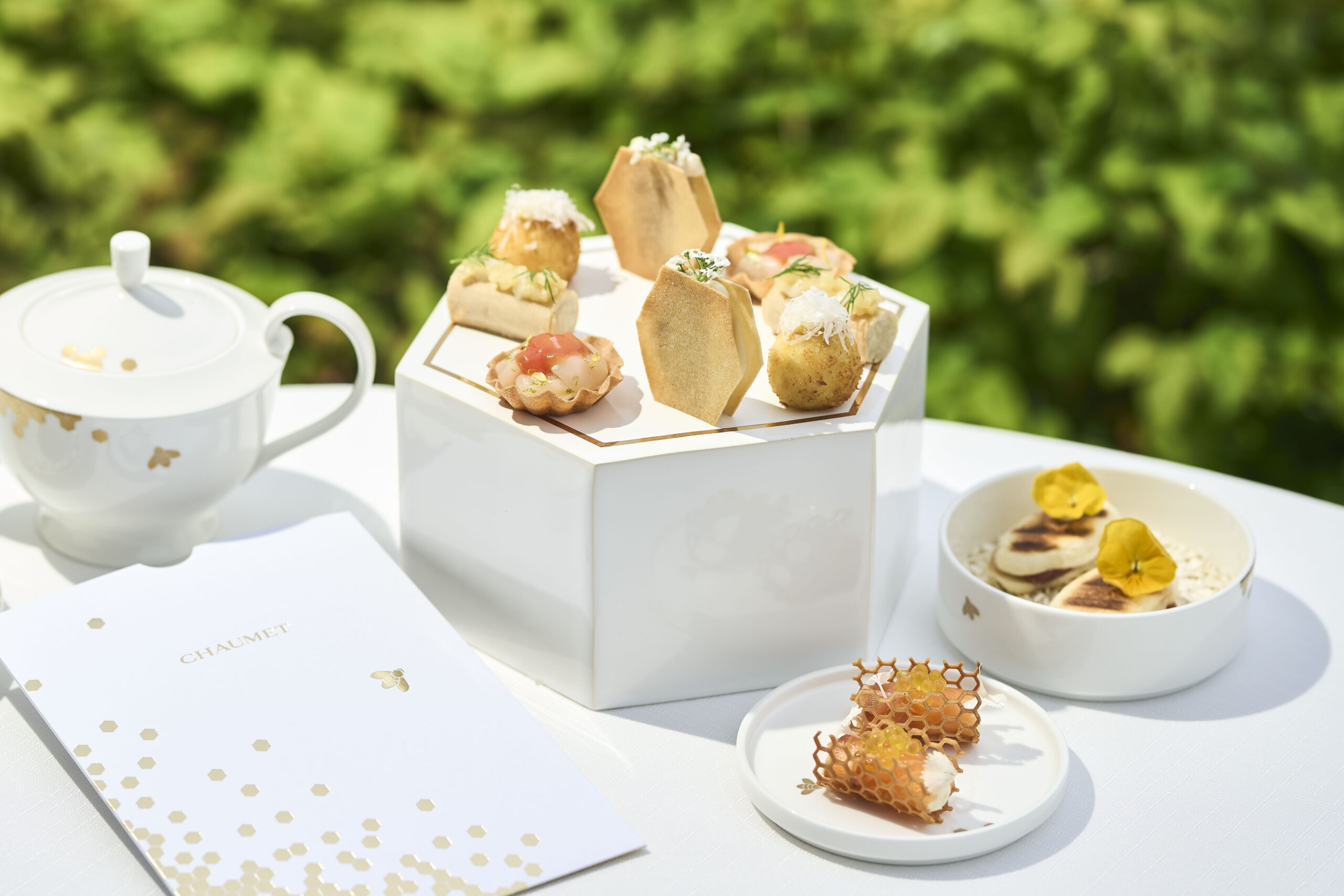 「パティーナ大阪」ビー ドゥショーメ(Bee de Chaumet)アフタヌーンティー セイボリー