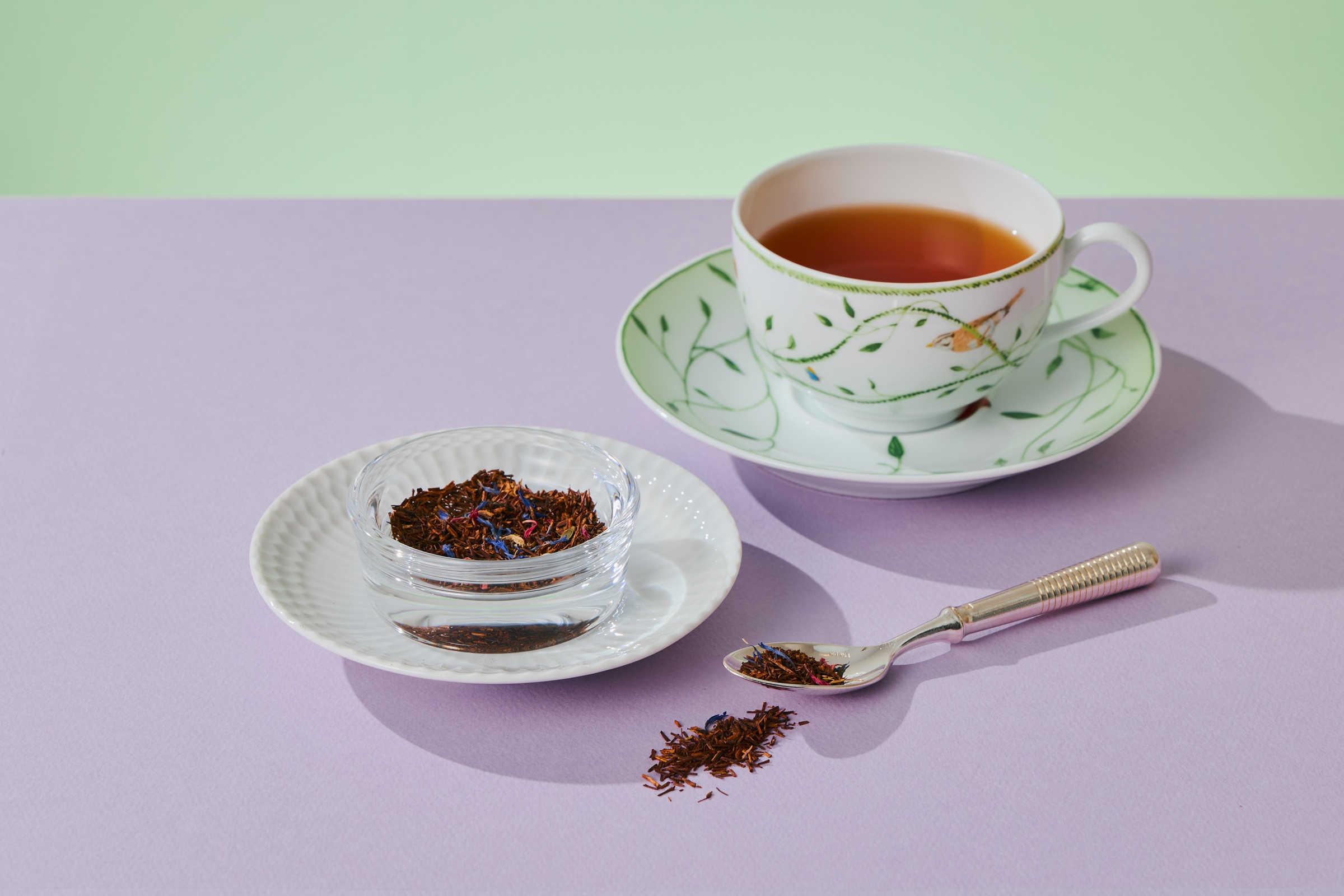 「大阪ステーションホテル」Afternoon Tea “VOYAGE” La saison des raisins
「ダマンフレール」ルイボスオリエンタル