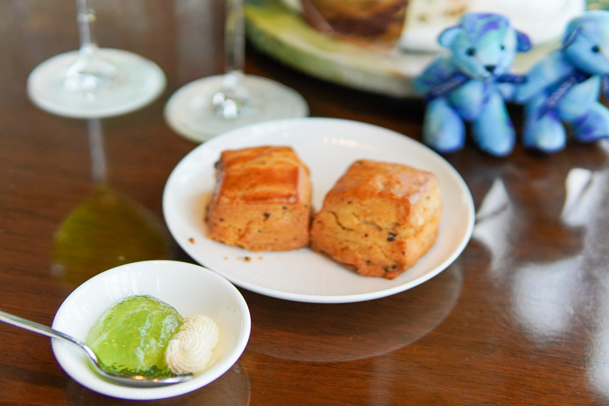 コンラッド大阪 シャインマスカット×キャラメル アフタヌーンティー 焦バターキャラメルのスコーン