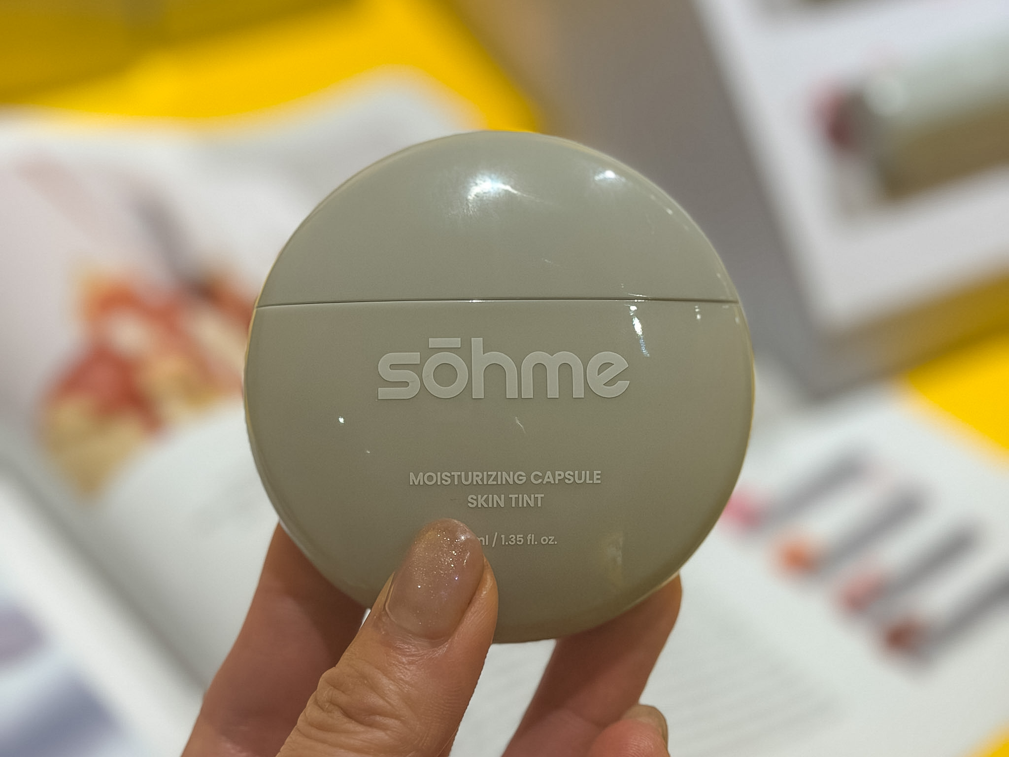MOISTURIZING CAPSULE SKIN TINT(モイスチャライジング カプセル スキンティント)