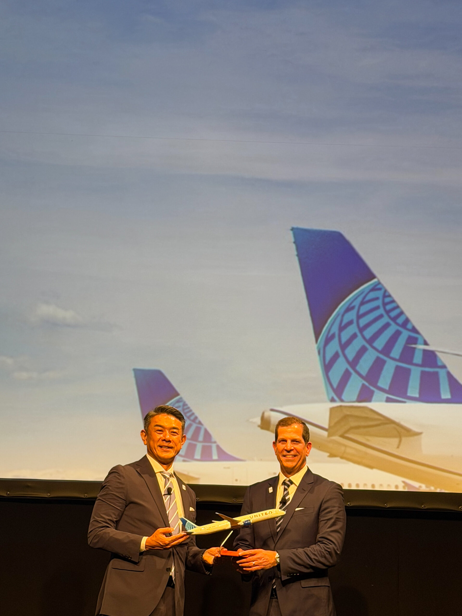ユナイテッド航空　メディア向け発表会　スライド　登壇者